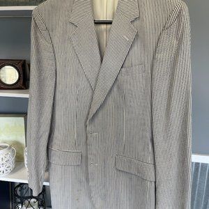 Brooks Brothers Classic Light Blue Striped Seersucker 2-Button Suit